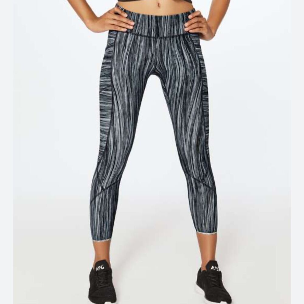 Lululemon Tight Stuff II Leggings Yoga Pants Low Tide Alpine White Black sz 6